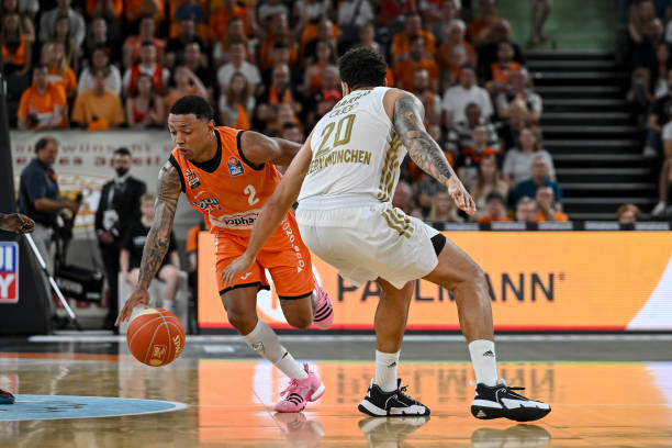 进攻决策失 进攻决策失